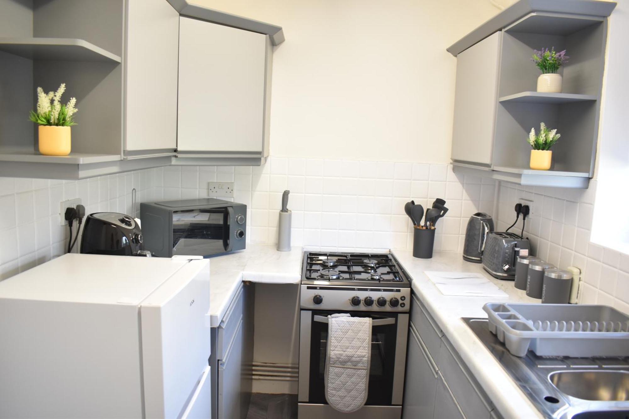 Spacious 2 Bed Flat *