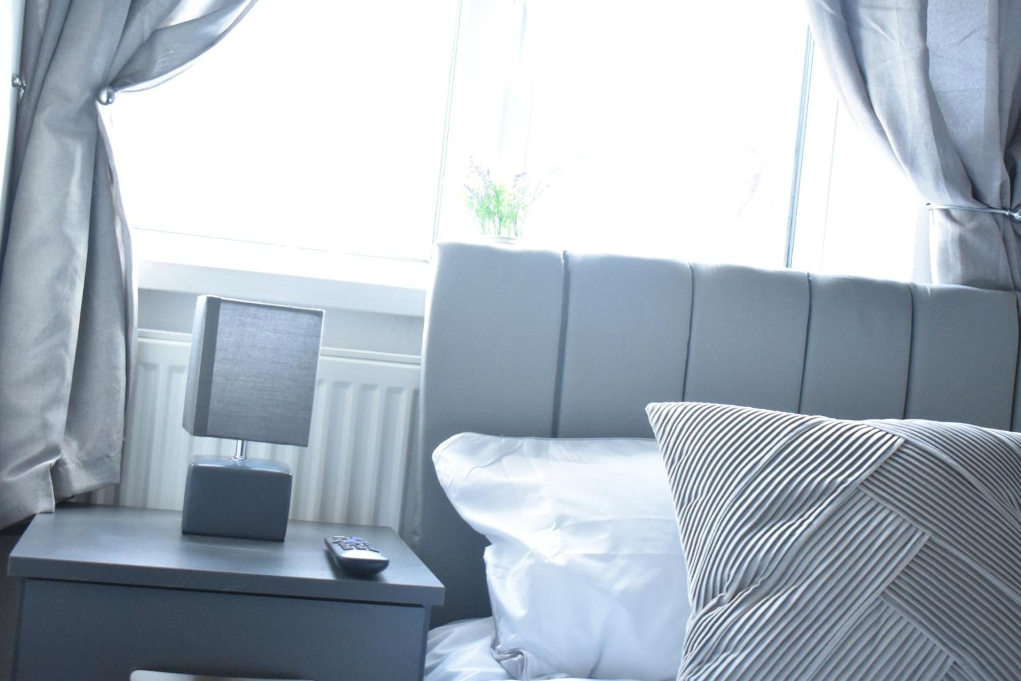 Apartment Spacious 2 Bed Flat Coventry