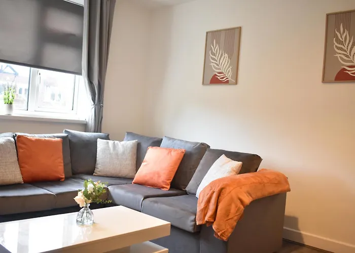 Spacious 2 Bed Flat Coventry