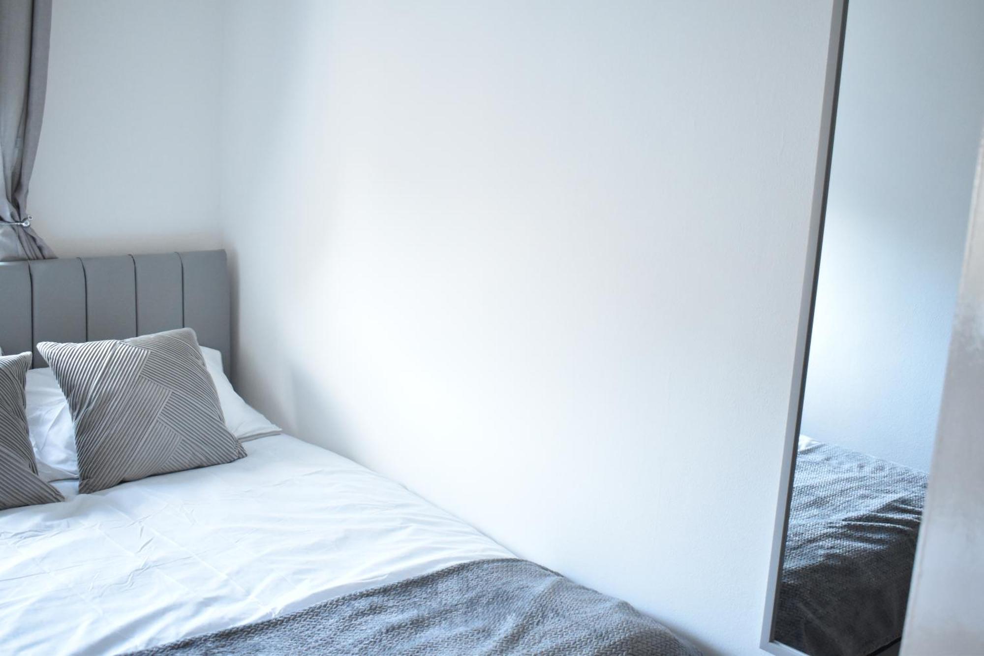 Spacious 2 Bed Flat Coventry
