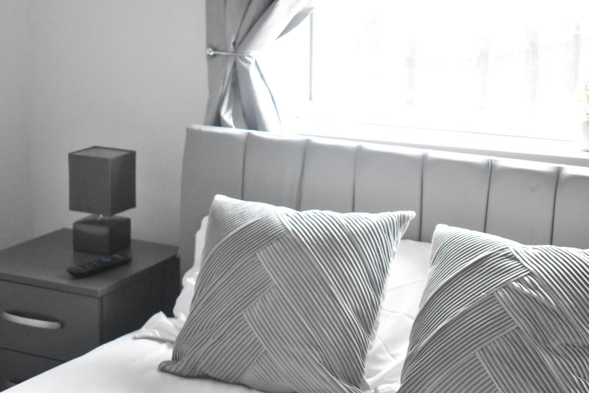 Spacious 2 Bed Flat Apartment Coventry