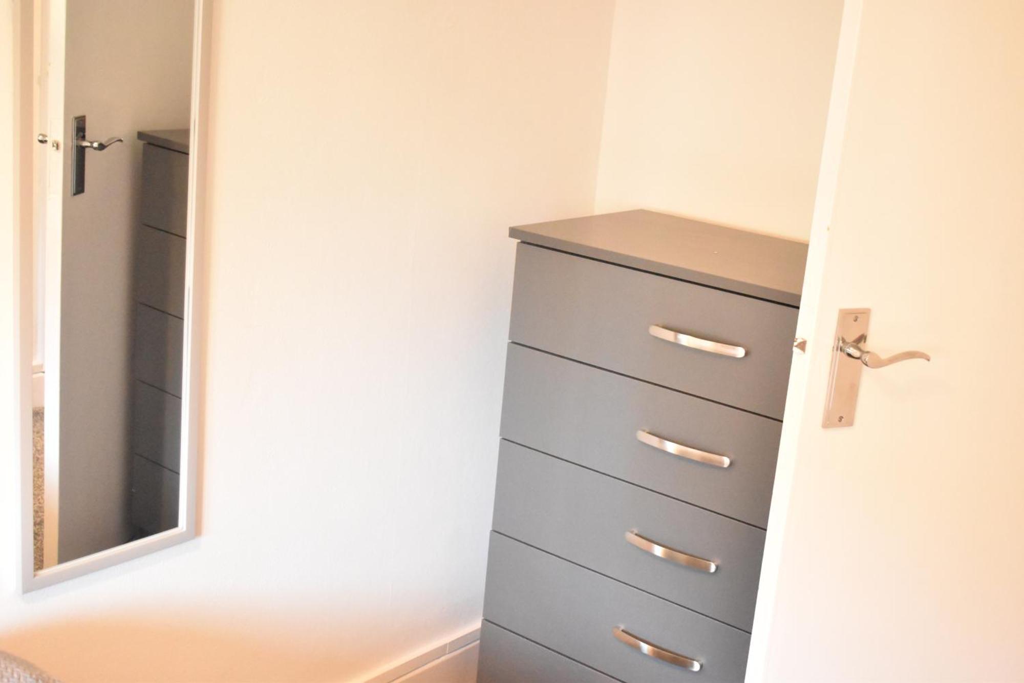 Apartment Spacious 2 Bed Flat Coventry