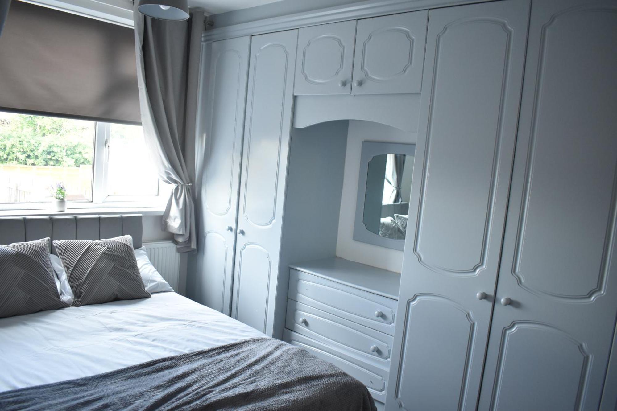Spacious 2 Bed Flat *